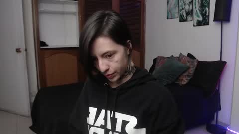 alicee_logan_ online show from November 2025 11:15:01 PM