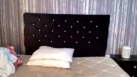 alicee_moonn online show from March 2026 05:06:01 PM