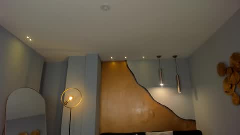 Alice online show from October 2025 07:03:01 PM