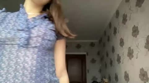 aliceinlustland online show from December 2025 11:08:02 AM