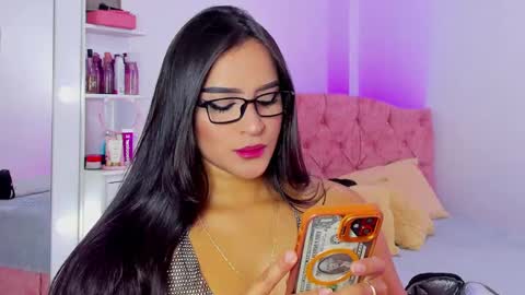 Snapshot of alicekiing_ chatting on February 2025 03:06:01 AM ALICEKIING online show from February 2025 03:06:01 AM