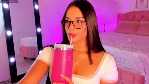 Snapshot of alicekiing_ chatting on October 2025 02:09:01 AM ALICEKIING online show from October 2025 02:09:01 AM