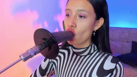 Alicee  online show from December 2025 10:00:02 AM