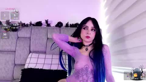 alicenoir_ online show from October 2025 06:52:02 PM