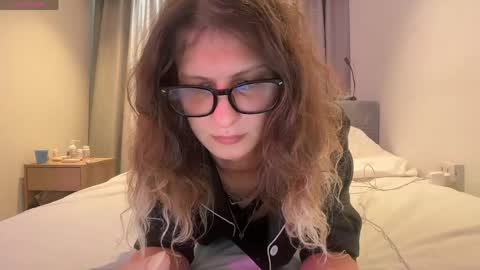 AlicePinkhead online show from April 2026 09:14:02 AM