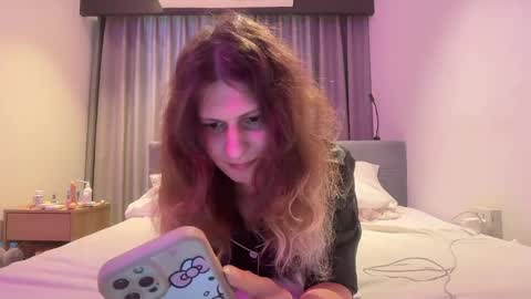 Snapshot of alicepinkhead chatting on May 2026 08:43:02 AM AlicePinkhead online show from May 2026 08:43:02 AM
