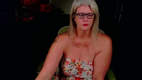 Alices Curiosity online show from April 2026 02:20:02 AM