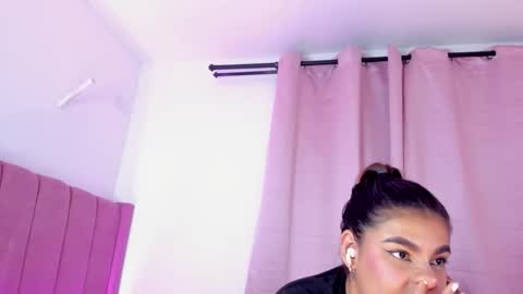 A L I C E  T H U N D E R online show from November 2025 04:23:02 AM