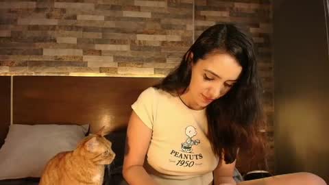Snapshot of alicewillow chatting on May 2026 10:05:01 PM Alice online show from May 2026 10:05:01 PM