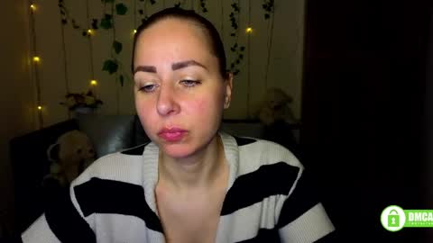 Snapshot of alicewonderkiss chatting on April 2026 11:26:02 AM Alice online show from April 2026 11:26:02 AM