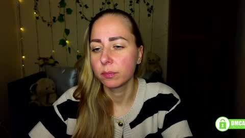 Snapshot of alicewonderkiss chatting on April 2026 11:05:02 AM Alice online show from April 2026 11:05:02 AM