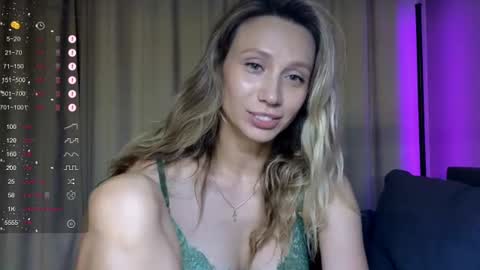 Snapshot of alicewonders_ chatting on July 2026 08:33:01 PM Alice online show from July 2026 08:33:01 PM