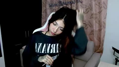 Snapshot of alicia_key_ chatting on March 2025 07:32:02 AM ALICIA online show from March 2025 07:32:02 AM