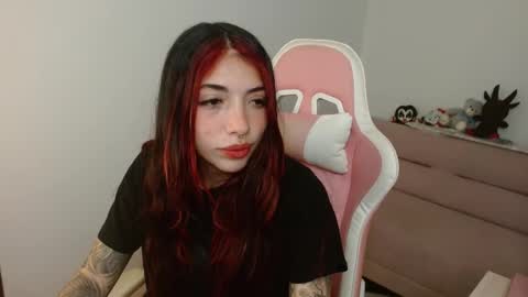 Snapshot of alicia_key_ chatting on February 2026 08:00:02 AM ALICIA online show from February 2026 08:00:02 AM