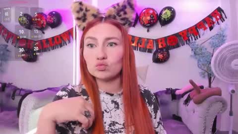 alicia online show from November 2025 08:00:01 PM