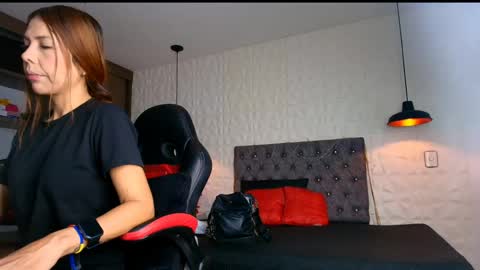 Snapshot of alicia_wonder_dl chatting on April 2026 11:52:02 AM Ali online show from April 2026 11:52:02 AM