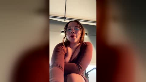 Snapshot of aliciawhite_nt chatting on May 2026 12:52:01 AM Alicia online show from May 2026 12:52:01 AM