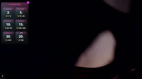 Mia online show from October 2025 09:21:02 PM