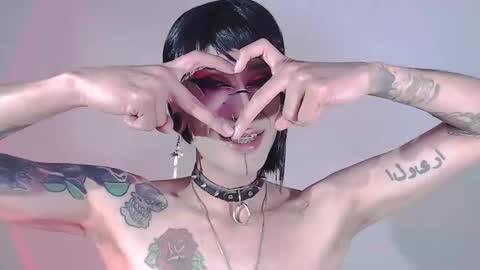 Snapshot of alienexxx chatting on December 2024 08:43:02 AM online show from December 2024 08:43:02 AM