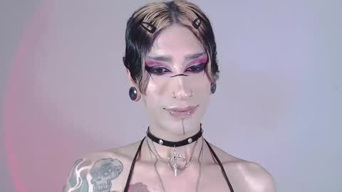 Snapshot of alienexxx chatting on December 2024 02:29:02 AM online show from December 2024 02:29:02 AM