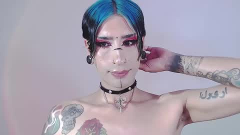 Snapshot of alienexxx chatting on February 2025 04:15:02 AM online show from February 2025 04:15:02 AM