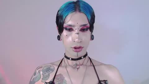 Snapshot of alienexxx chatting on February 2025 05:00:01 AM online show from February 2025 05:00:01 AM