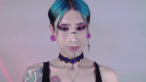 Snapshot of alienexxx chatting on March 2025 04:10:01 AM online show from March 2025 04:10:01 AM
