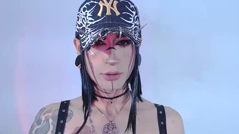 Snapshot of alienexxx chatting on May 2026 10:39:01 PM online show from May 2026 10:39:01 PM
