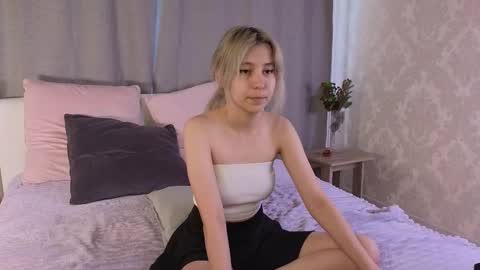 Im Alika online show from October 2025 04:22:01 AM