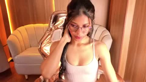 Snapshot of alina_b_ chatting on April 2026 08:00:02 PM alina_b_ online show from April 2026 08:00:02 PM