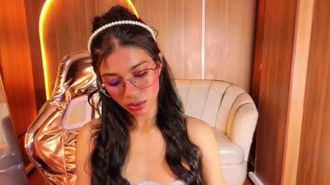 Snapshot of alina_b_ chatting on May 2026 08:17:01 PM alina_b_ online show from May 2026 08:17:01 PM