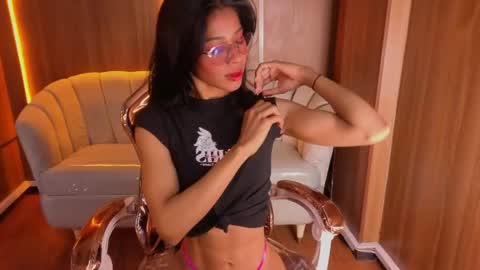 Snapshot of alina_b_ chatting on May 2026 08:06:01 PM alina_b_ online show from May 2026 08:06:01 PM