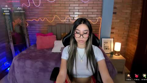Snapshot of alina_honeyx chatting on May 2026 11:55:01 PM Alina online show from May 2026 11:55:01 PM