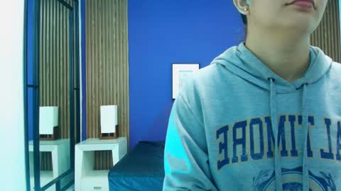 Snapshot of alina_martinelli chatting on February 2025 11:42:02 AM Alina online show from February 2025 11:42:02 AM