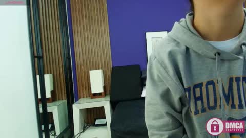 Snapshot of alina_martinelli chatting on February 2025 11:35:02 AM Alina online show from February 2025 11:35:02 AM