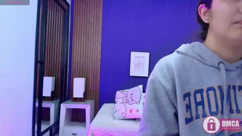 Snapshot of alina_martinelli chatting on March 2025 12:01:02 PM Alina online show from March 2025 12:01:02 PM