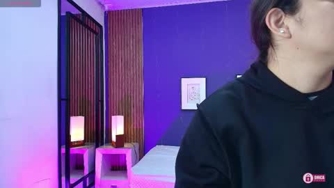 Snapshot of alina_martinelli chatting on October 2025 10:15:02 AM Alina online show from October 2025 10:15:02 AM