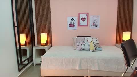 Snapshot of alina_martinelli chatting on January 2026 12:21:01 PM Alina online show from January 2026 12:21:01 PM