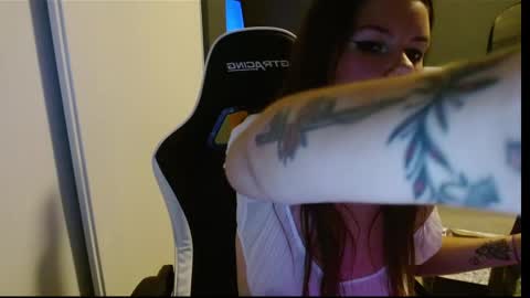 Snapshot of alina_nightshade chatting on October 2025 01:03:02 AM Alina Nightshade online show from October 2025 01:03:02 AM