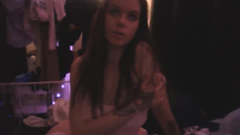 Snapshot of alina_nightshade chatting on April 2026 05:19:01 AM Alina Nightshade online show from April 2026 05:19:01 AM