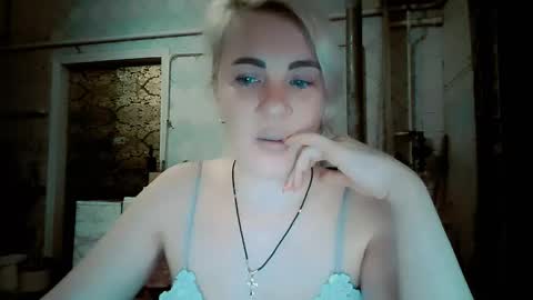 Snapshot of alinafrey_ chatting on February 2026 10:47:01 AM Alina online show from February 2026 10:47:01 AM