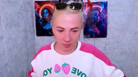 Snapshot of alinafrey_ chatting on March 2026 05:24:02 AM Alina online show from March 2026 05:24:02 AM