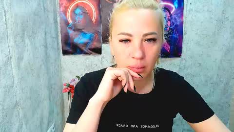 Snapshot of alinafrey_ chatting on March 2026 05:41:02 AM Alina online show from March 2026 05:41:02 AM