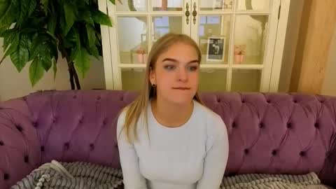 Alina online show from March 2026 06:44:01 PM