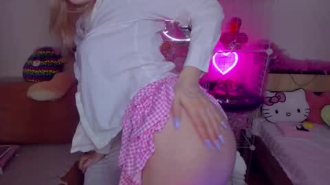 alinaocean online show from December 2025 03:51:02 PM
