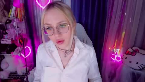 alinaocean online show from April 2026 06:36:02 PM