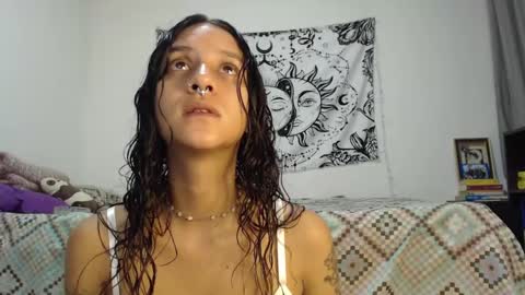 Snapshot of alinawoolf_ chatting on December 2024 02:02:01 AM  Ali  online show from December 2024 02:02:01 AM