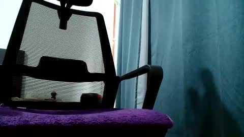 alinslut online show from May 2026 12:11:01 PM