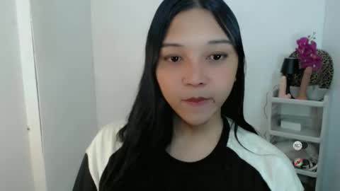 Snapshot of alisa_kiss_ chatting on April 2026 04:37:02 PM Shanti xhey online show from April 2026 04:37:02 PM