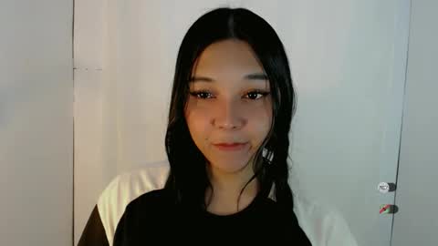 Snapshot of alisa_kiss_ chatting on April 2026 12:06:01 AM Shanti xhey online show from April 2026 12:06:01 AM